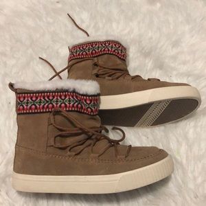 TOMS snow boots! EUC!!